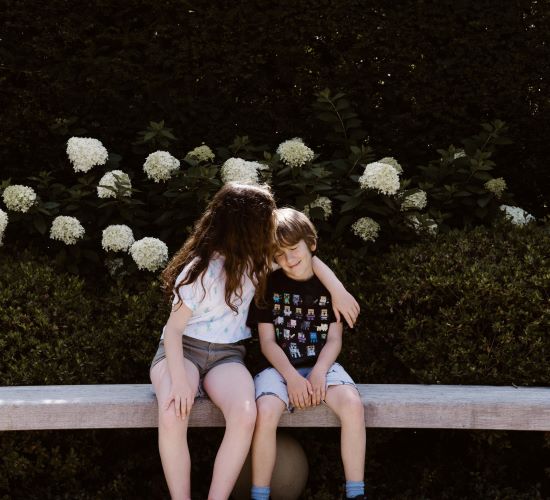 HERMANOS DE PERSONAS CON NE: LAS CONSECUENCIAS EMOCIONALES